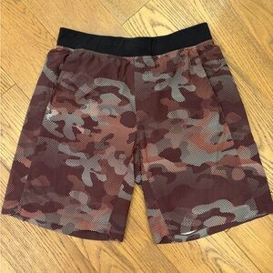 lululemon Pace Breaker Linerless 9”  Camo Athletic Shorts - Brown, Red & Black